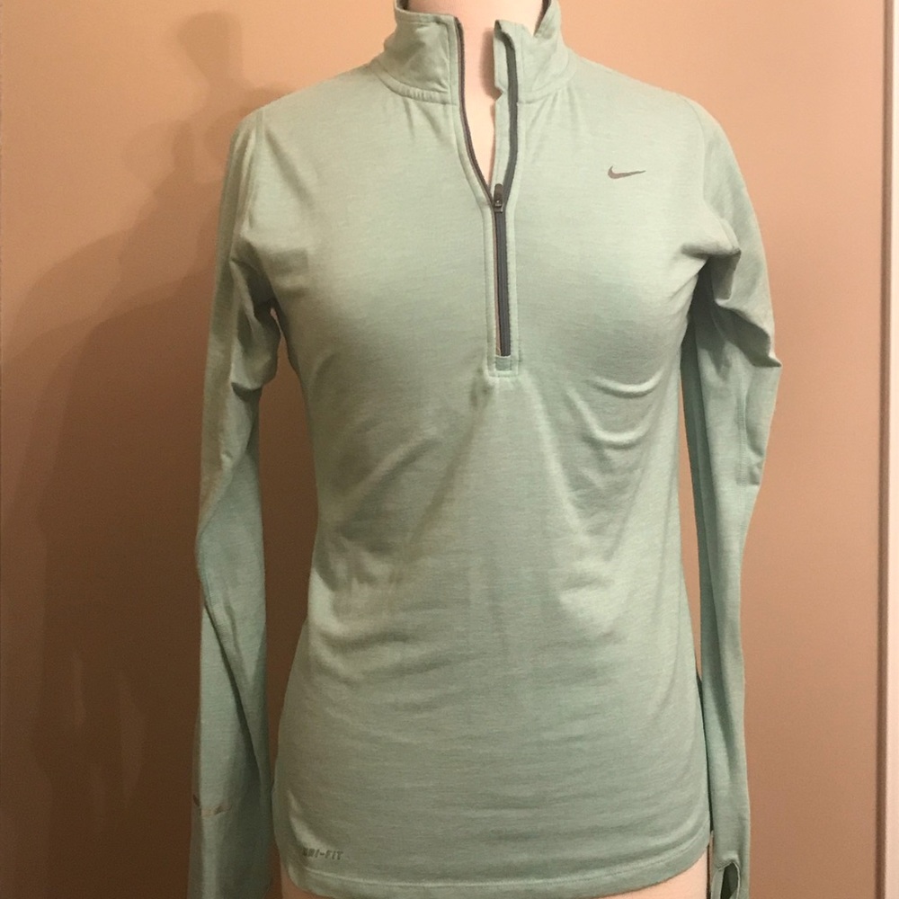 Nike women’s running dri-fit long sleeve top